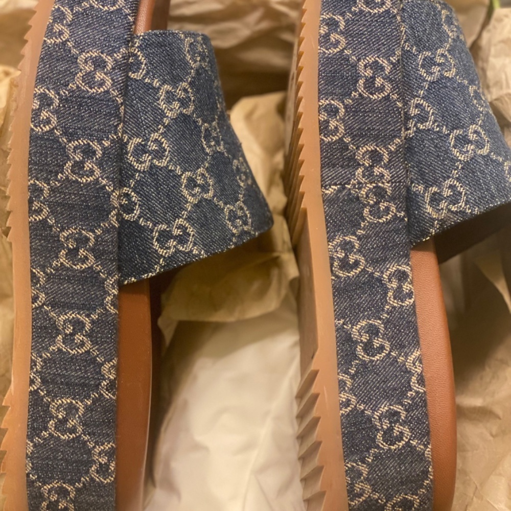 Gucci Purse and Sandal Set (Authentic) - Picture 7 of 13